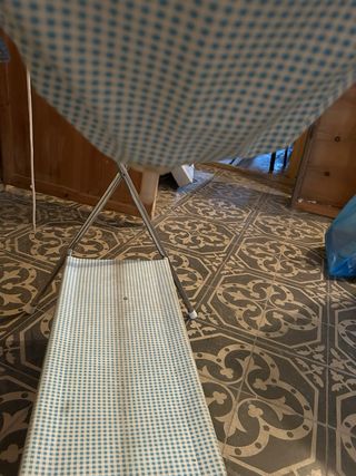 Vasca da bagno con fasciatoio in tessuto e metallo vintage