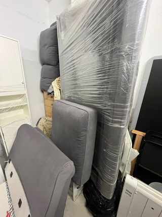 Se vende por mudanza.   Sofá Ikea Ektorp Gris