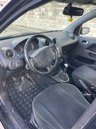 Ford Fiesta 2005 1.4 gia 5 puertas