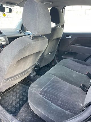 Ford Fiesta 2005 1.4 gia 5 puertas