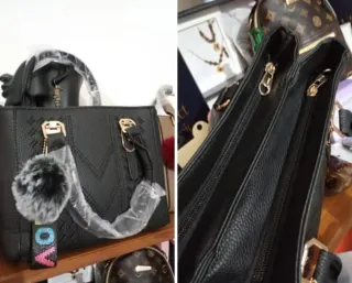 Bolso negro con llavero