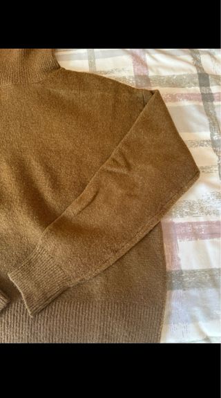 Jersey H&M marrón cuello alto