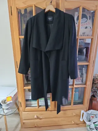 Abrigo negro Woman Talla 42 con cinturón