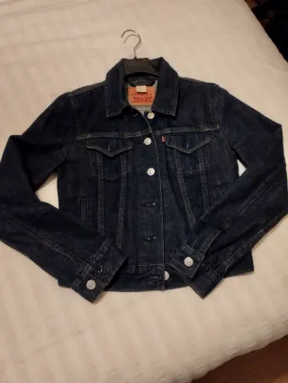 Cazadora vaquera Levi's mujer Talla 36. No envíos.