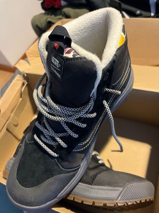 Botas Vans Ultrarange Montaña Negro/Gris