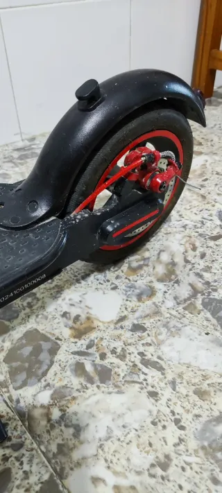 Patinete eléctrico negro