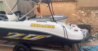 Barco para ocho personas  240cv