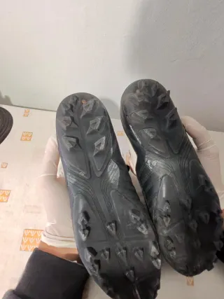 Zapatos de fútbol Pony negros y blancos