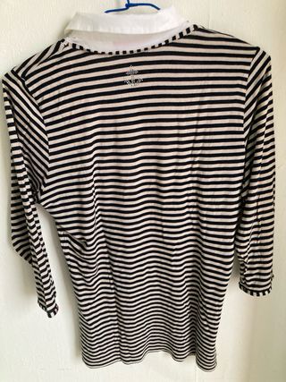 Blusa a rayas con cuello blanco