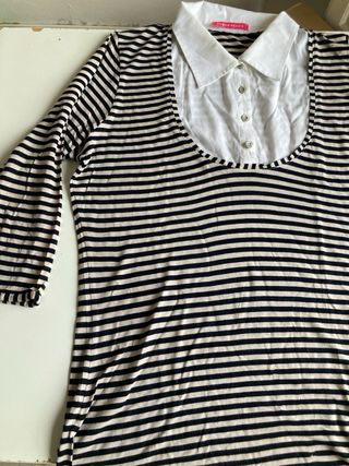 Blusa a rayas con cuello blanco