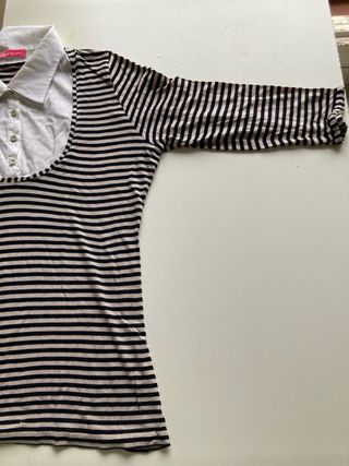 Blusa a rayas con cuello blanco