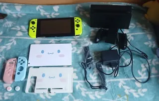 Nintendo Switch + Funda Sanrio y Accesorios