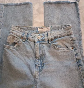 Pantalón vaquero desgastado