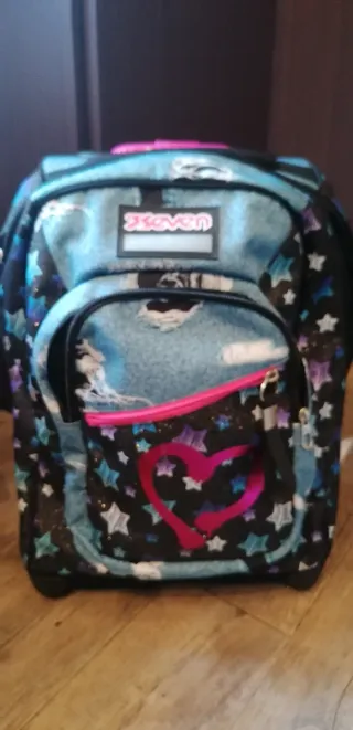 Zaino Seven con rotelle e maniglia trainabile.