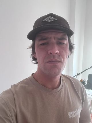 Boné Dickies e Bones DC