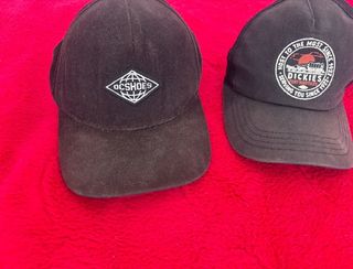 Boné Dickies e Bones DC