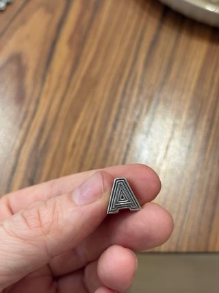 Pandora original de plata de ley con charm letra A