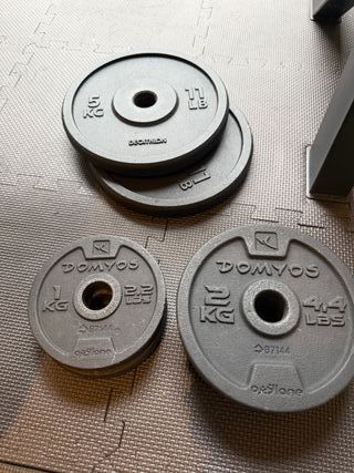 Banco de pesas con 50kg, barras y suelo