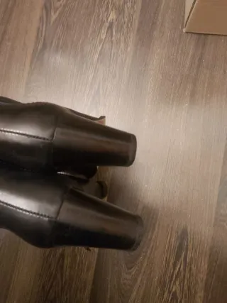 Botines de piel negros