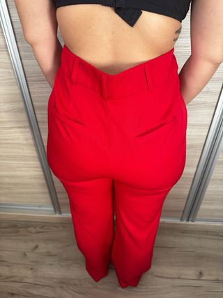 Traje rojo chaleco y pantalón talla S