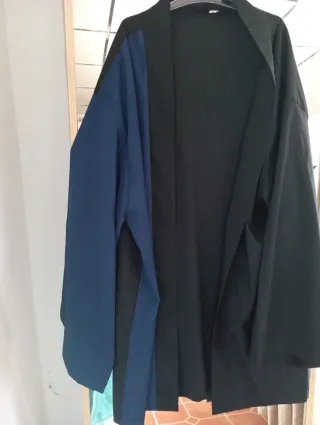 Kimono unisex negro y azul talla única