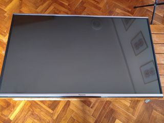 TV Panasonic 42'' Plata y Negro