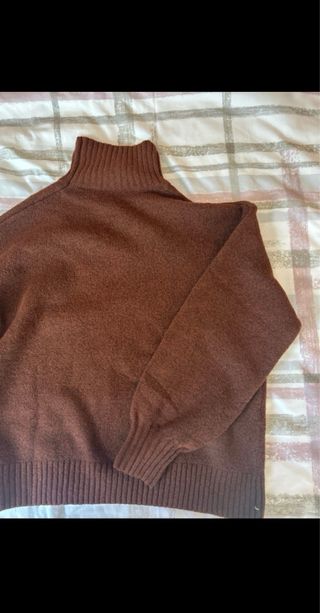 Jersey Shein cuello alto marrón