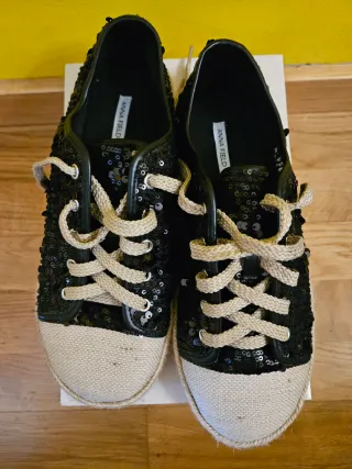 Zapatillas Anna Field Lentejuelas Negras y Beige