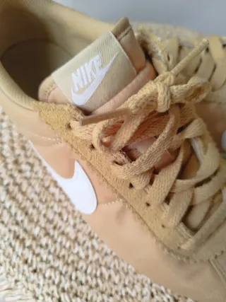 Zapatillas Nike Mostaza.T.38.5