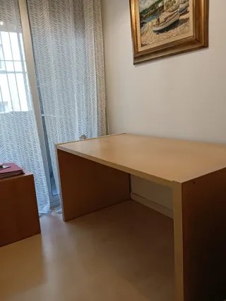 Mesa de madera maciza para despacho
