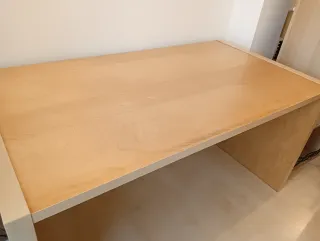 Mesa de madera maciza para despacho