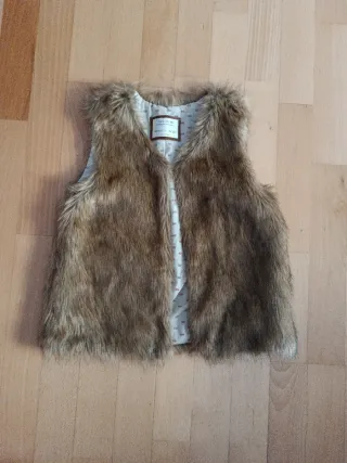 Chaleco pelo niña beige y marrón