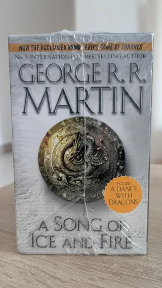 A Dance with Dragons / A Feast for Crows / A St...