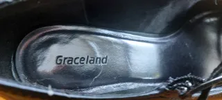 Zapatos de tacón negros con tira