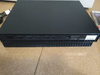 Xbox 360 con 6 giochi e 2 controller