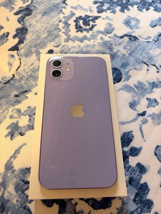 iPhone 12 64GB Morado