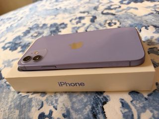 iPhone 12 64GB Morado