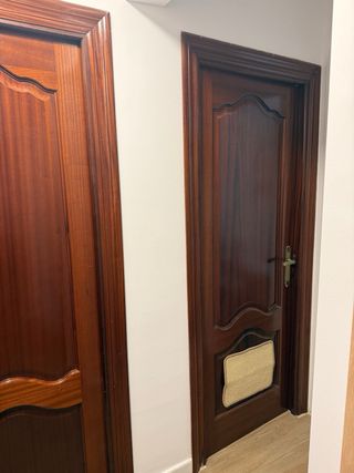 Puerta interior de madera