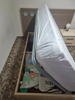 Cama individual con arcón