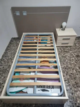 Cama individual con arcón