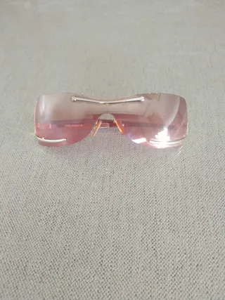 Gafas de sol Loewe rosas y plateadas