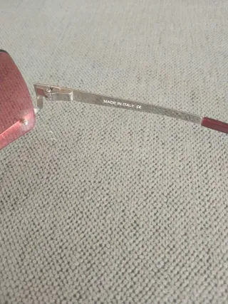 Gafas de sol Loewe rosas y plateadas