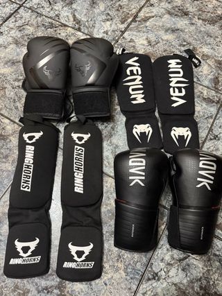Guantes y espinilleras Muay Thai