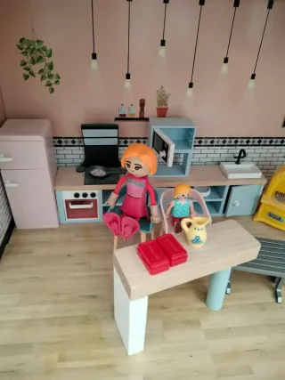 Casita de muñecas con accesorios