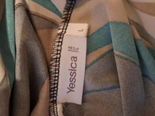 Vestido corto estampado talla L