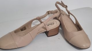 Zapato Clarks Tacón Bajo Beige Combinado