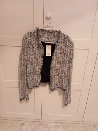 Chaqueta tweed flecos nueva
