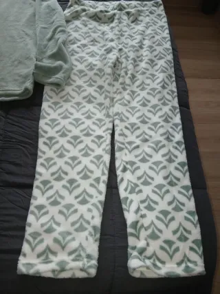 Pijama Invierno Verde y Blanco