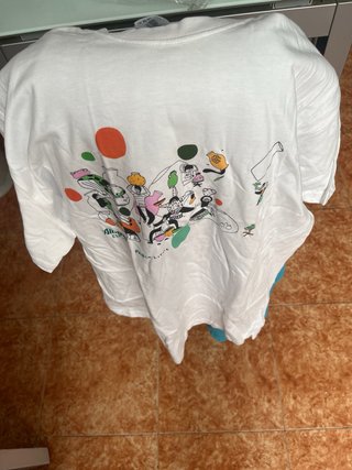 Camiseta, sombrero y posavasos cerveza alhambra