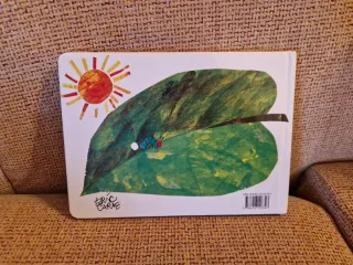 La pequeña oruga glotona cartoné mediana (Spani...